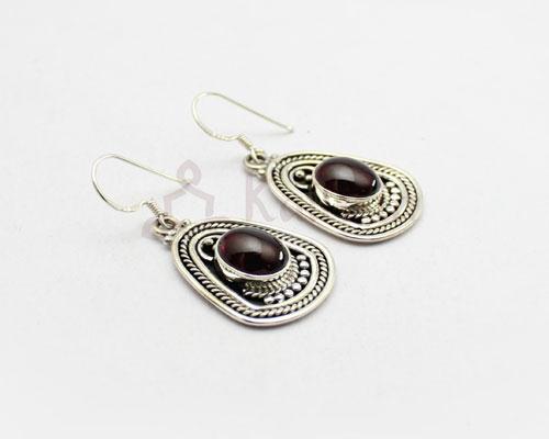 Maharani stone earrings Garnet