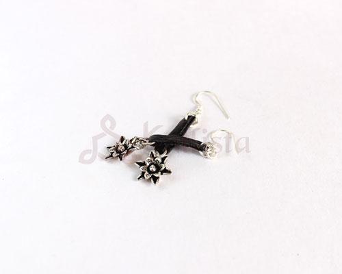 Black leather earrings with Silver star