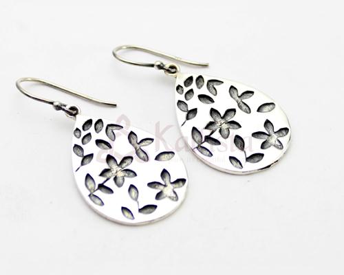 Indented flower earrings